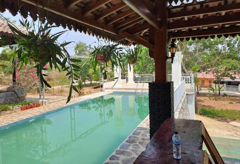 호텔 Capital O 93345 The Saka Guest House Syariah