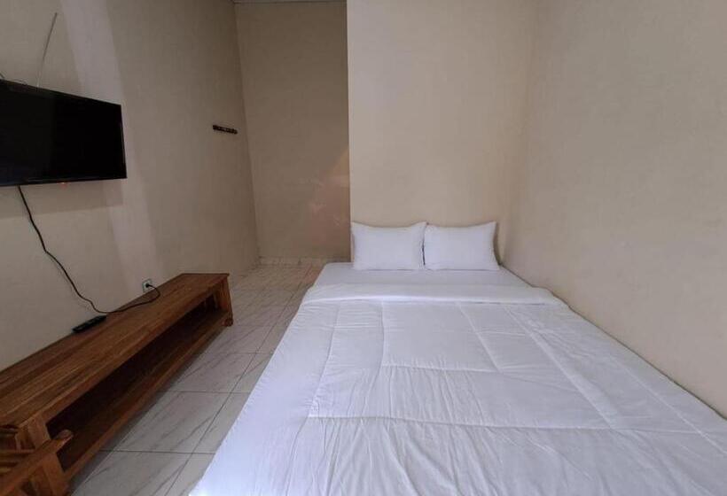 호텔 Capital O 93345 The Saka Guest House Syariah