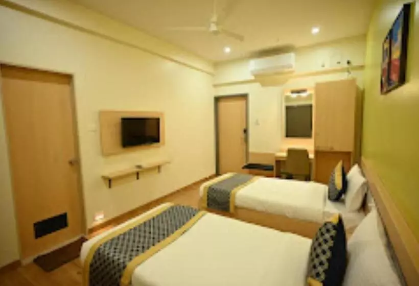 Hotelli City Centre Latur   Lodging & Restaurant Latur