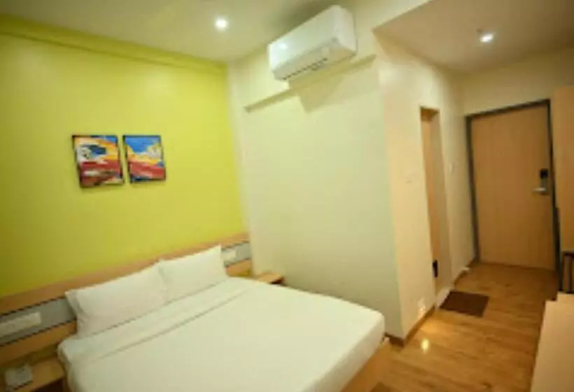 Hotelli City Centre Latur   Lodging & Restaurant Latur