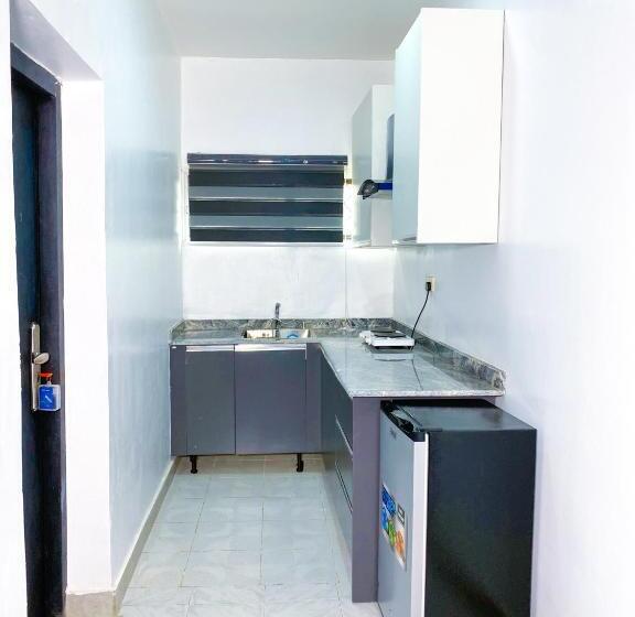 هتل D & D Apartments