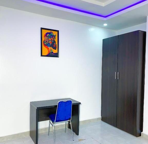 هتل D & D Apartments