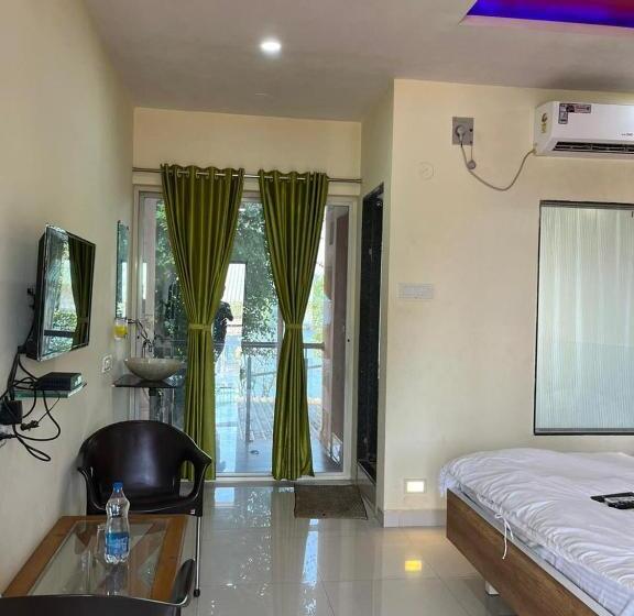 Hotel Jalsrushti Agro Tapola