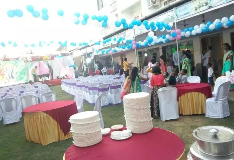 Hotelli Sangram Palace Shirur