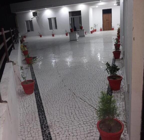 Отель Bachan Niwas