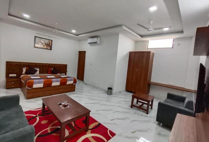 Отель Bachan Niwas