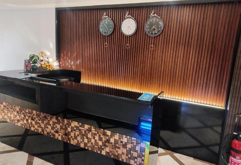 هتل Sharda Dinings Gorakhpur