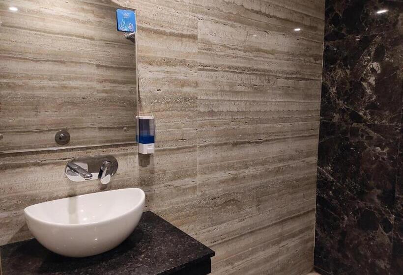 هتل Sharda Dinings Gorakhpur