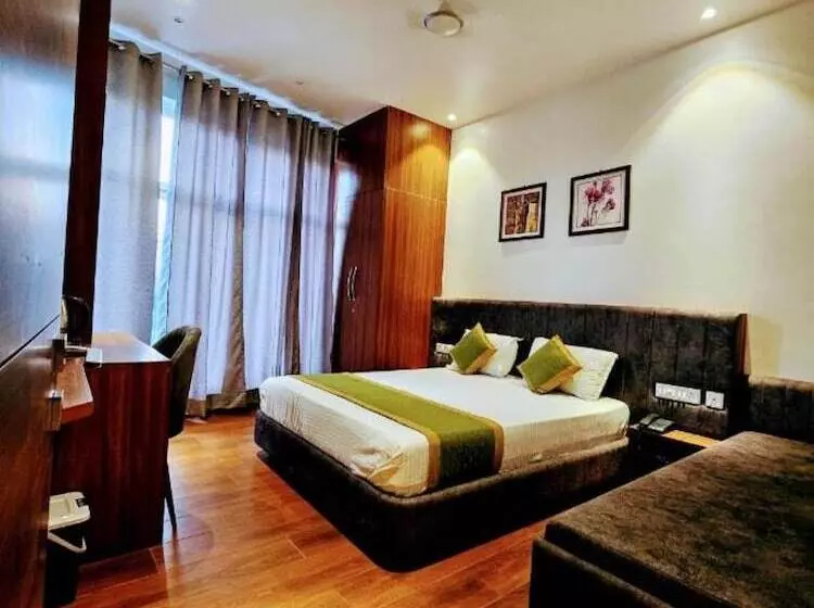 هتل Sharda Dinings Gorakhpur