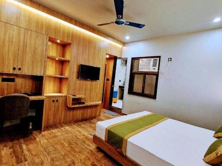 هتل Sharda Dinings Gorakhpur