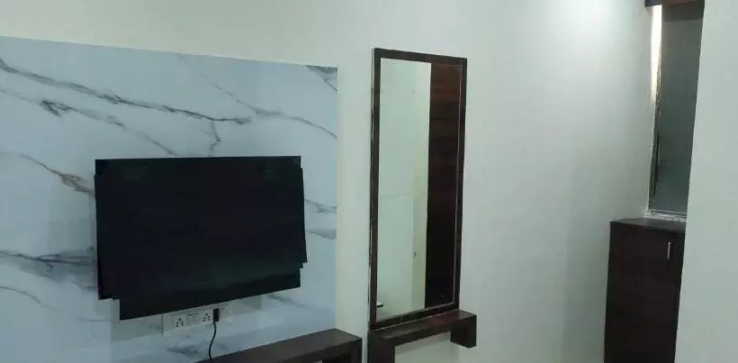 Oyo Hotel Golden