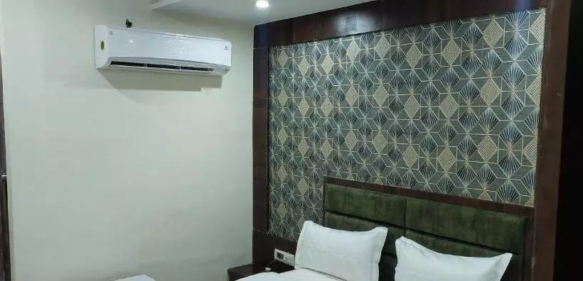Oyo Hotel Golden