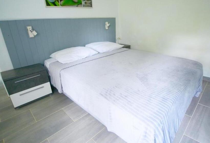 پانسیون Gite Thérèse Lamentin