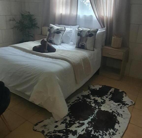 بنسيون Mpucuko Guest House