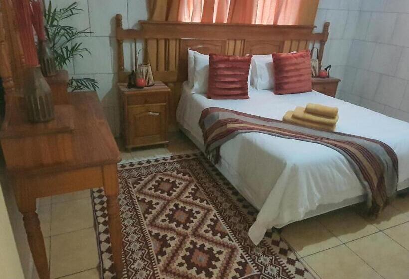 بنسيون Mpucuko Guest House