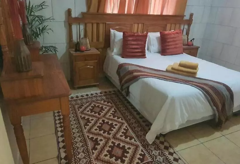 Majatalo Mpucuko Guest House
