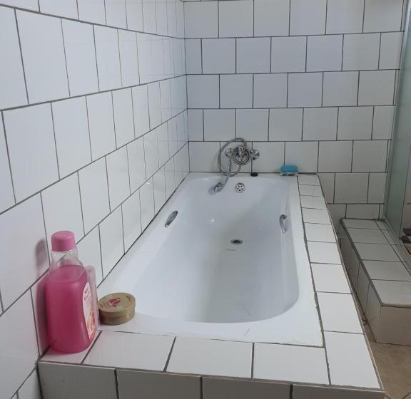 بنسيون Mpucuko Guest House