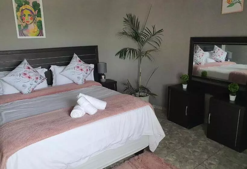 Majatalo Mpucuko Guest House