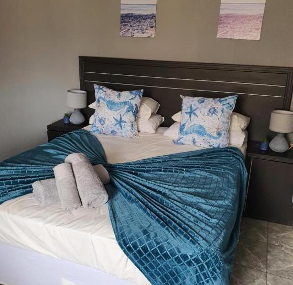 بنسيون Mpucuko Guest House