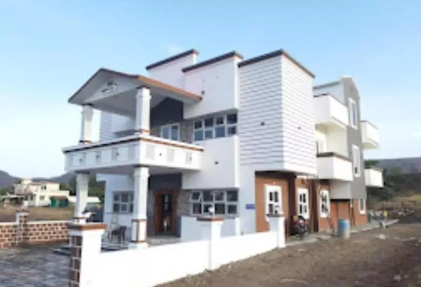 ペンション Nanashri Guest House & Restaurants Pimpalgaon