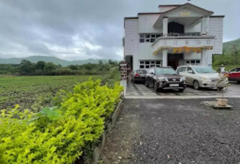 ペンション Nanashri Guest House & Restaurants Pimpalgaon