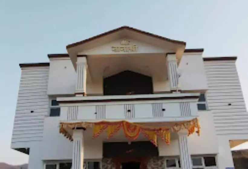ペンション Nanashri Guest House & Restaurants Pimpalgaon