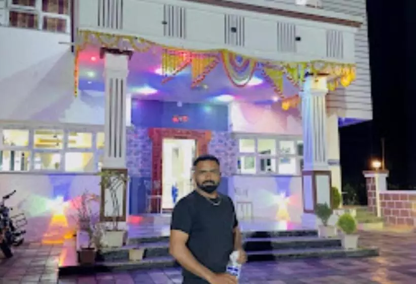 ペンション Nanashri Guest House & Restaurants Pimpalgaon