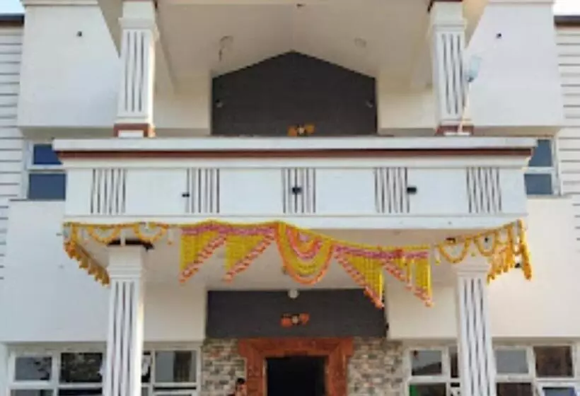 ペンション Nanashri Guest House & Restaurants Pimpalgaon
