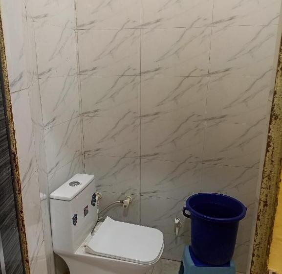 بنسيون Shri Hit Radha Mohan Dham