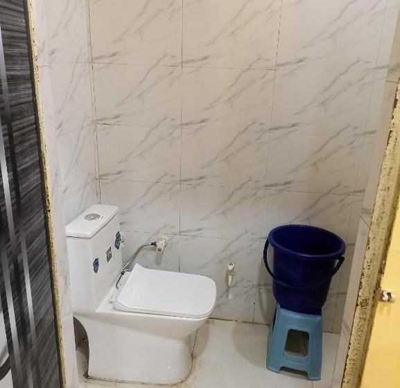 بنسيون Shri Hit Radha Mohan Dham