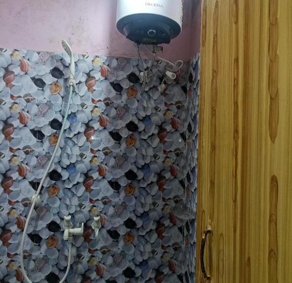 بنسيون Shri Hit Radha Mohan Dham