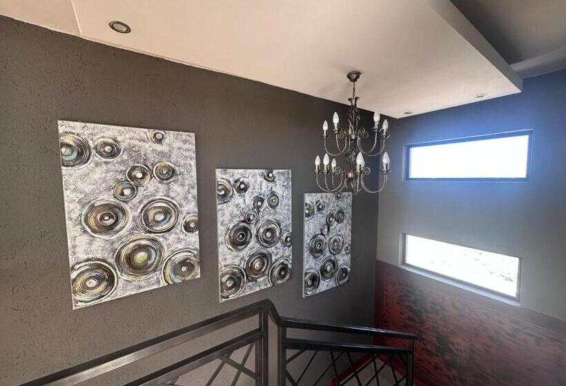 ペンション The Edge Lodge