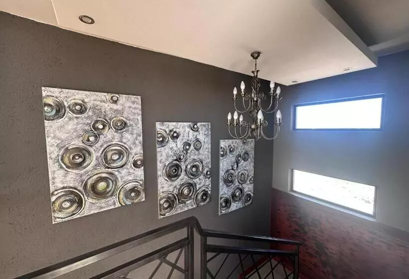 ペンション The Edge Lodge