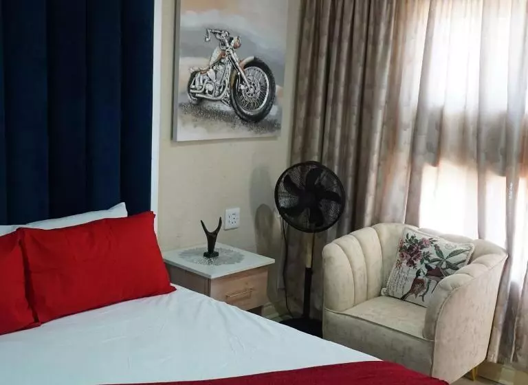 ペンション The Edge Lodge