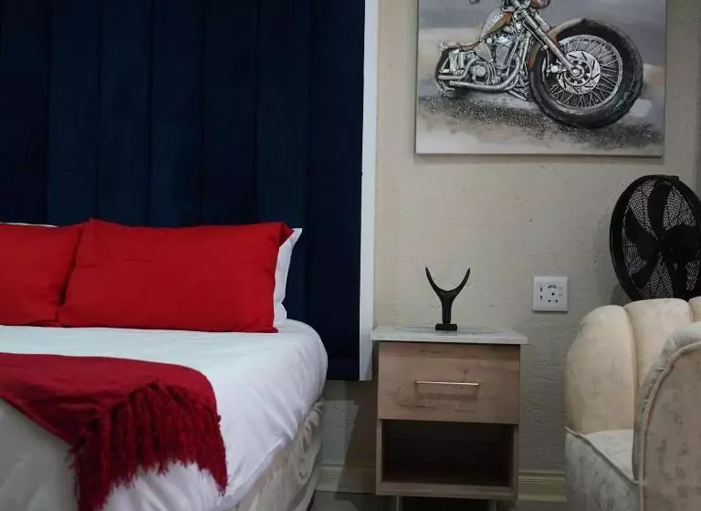 ペンション The Edge Lodge