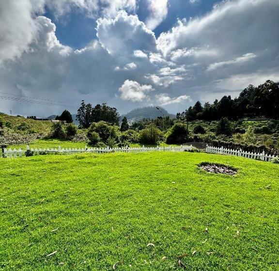 Aamiaismajoitus (B&B) Hoopoe House One Room