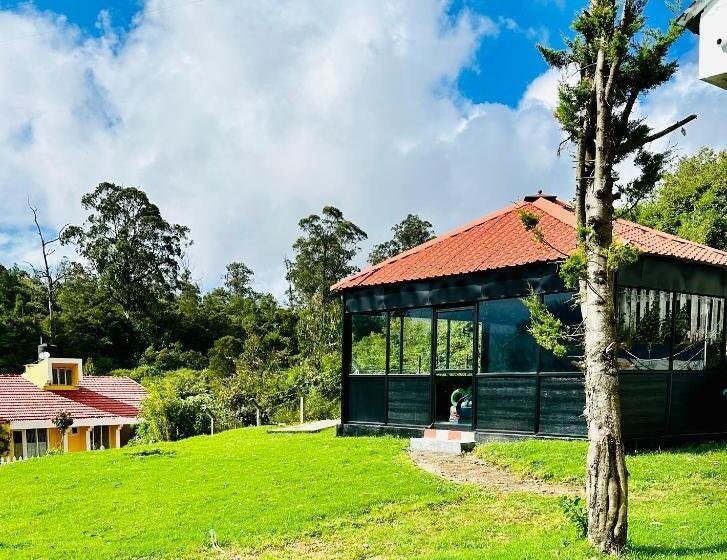 Aamiaismajoitus (B&B) Hoopoe House One Room