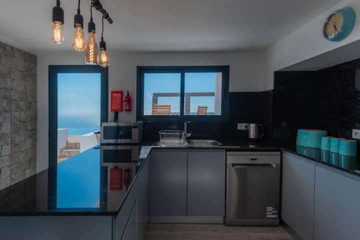 تختخواب و صبحانه Superb Sea View