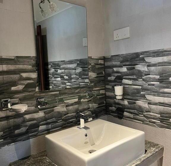 צימר Tropical Retreat Villa