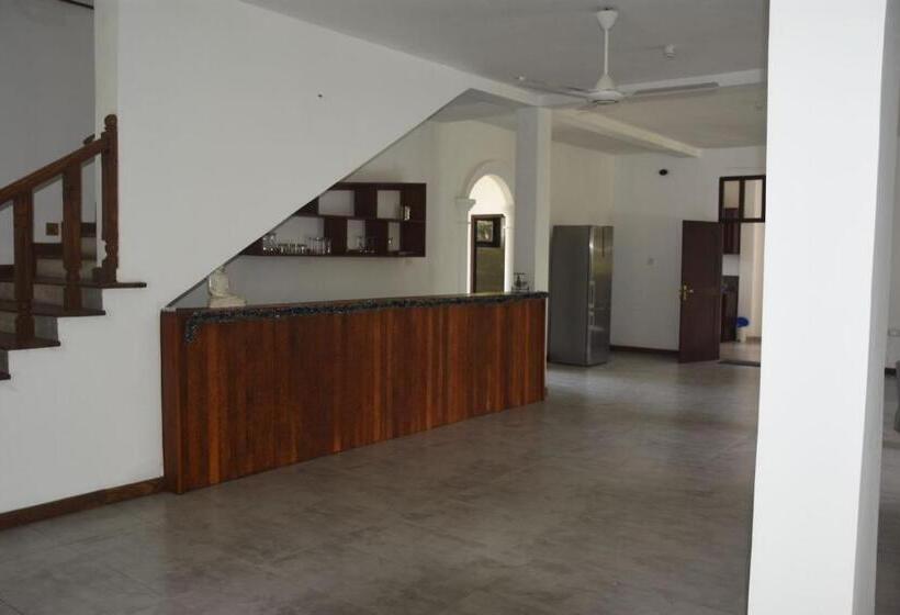 צימר Tropical Retreat Villa