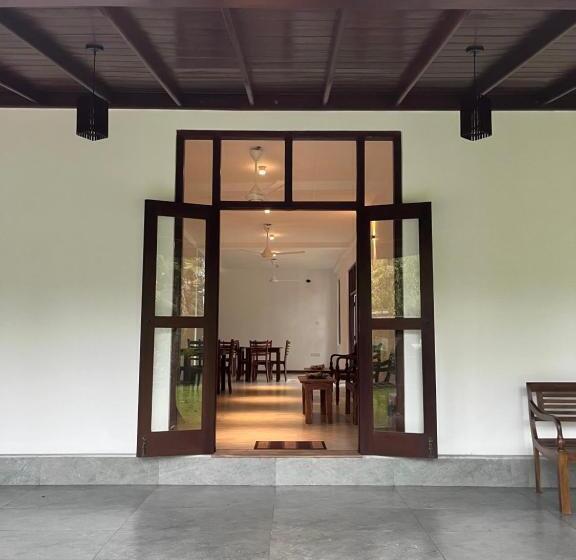 צימר Tropical Retreat Villa