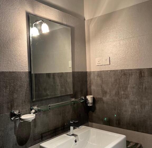 צימר Tropical Retreat Villa