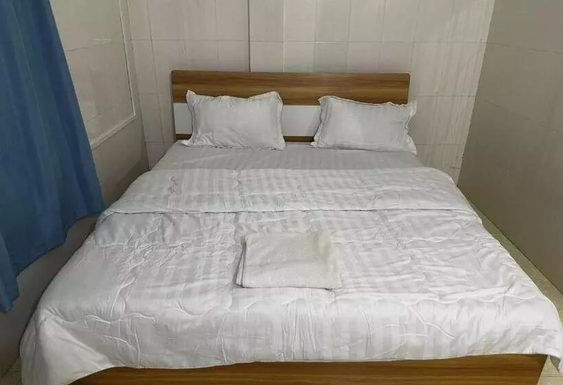 ホテル Everest Guest House