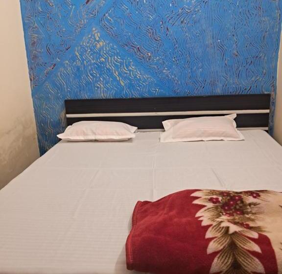 ホテル New Samrat