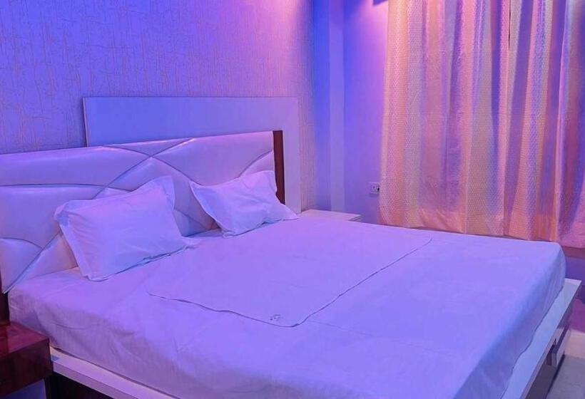 فندق Oyo Uday Grand