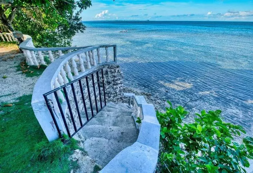ホテル Pilar Pilapil Beach Resort