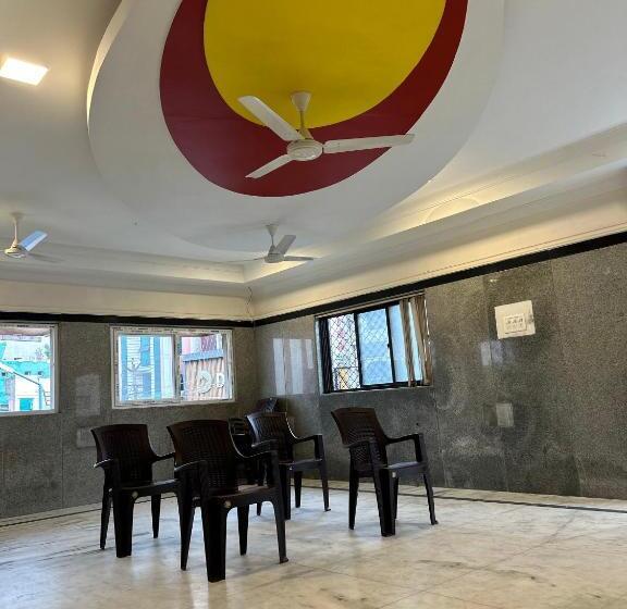 Hotel O Rj Royal Inn