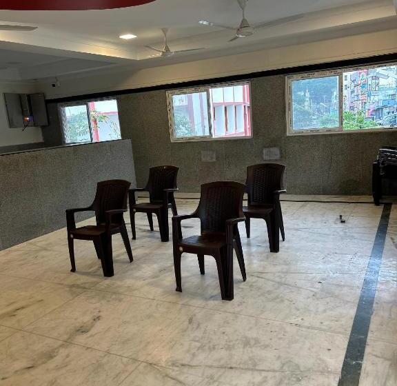 Hotel O Rj Royal Inn