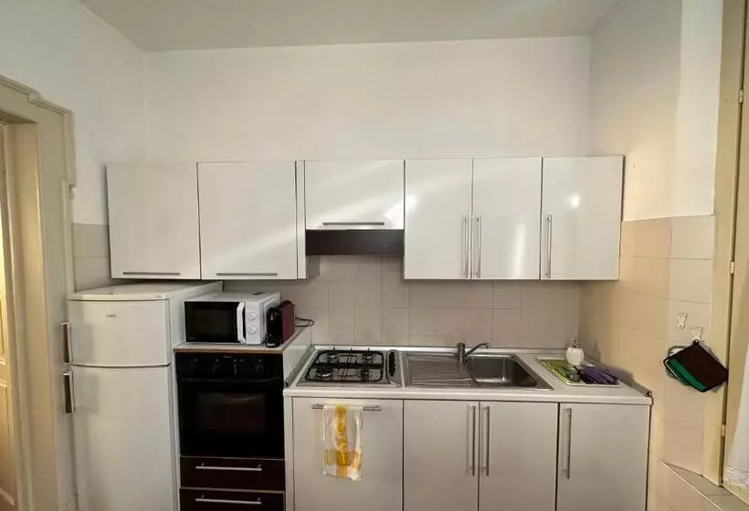 ペンション Asaproom Modena Centro