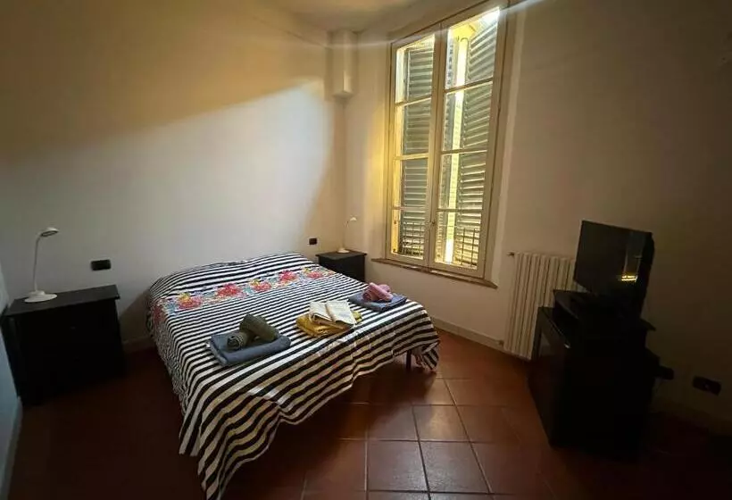 ペンション Asaproom Modena Centro